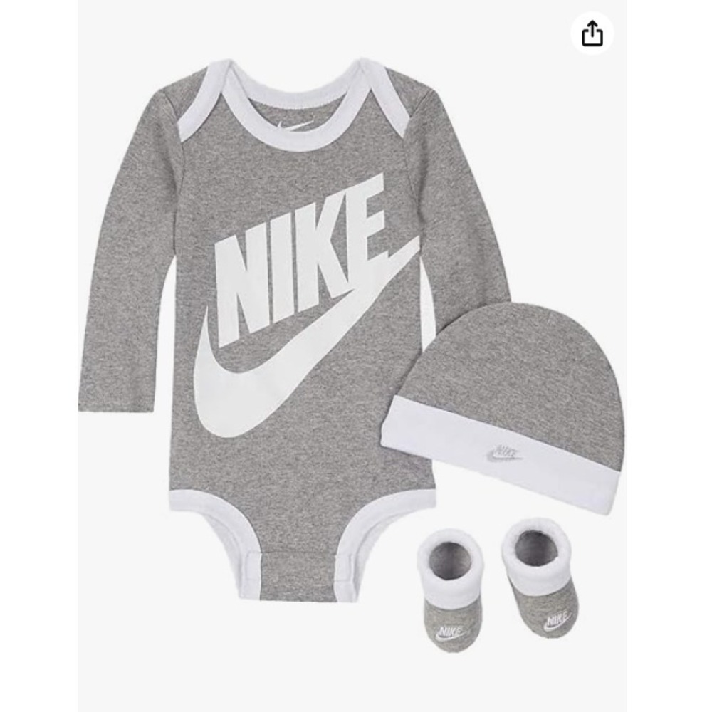 Nike Baby Long Sleeve Bodysuit, Hat and Booties 3‎ Piece Set LN0134-042, 0-6M